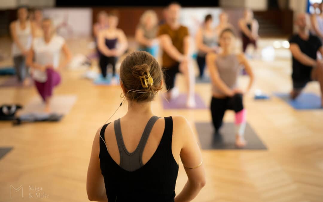 Yogalehrer Ausbildung während des yunion Yoga Festivals